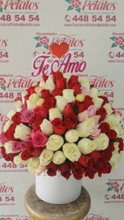 flor-floristeria-petalos-n142-0-para-ti-que-has-sido-como-una-madre-quiero-que-sepas-lo-maravillosa-que-has-sido-conmigo-te-agradezco-todo-tu-amor-y-tu-apoyo-incondiciona-flor-floristeria-petalos