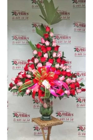 flor-floristeria-petalos-n105-3-las-madres-tienen-un-sello-especial-que-las-hace-dulces-fuertes-comprensivas-que-las-llena-de-coraje-feliz-dia-flor-floristeria-petalos